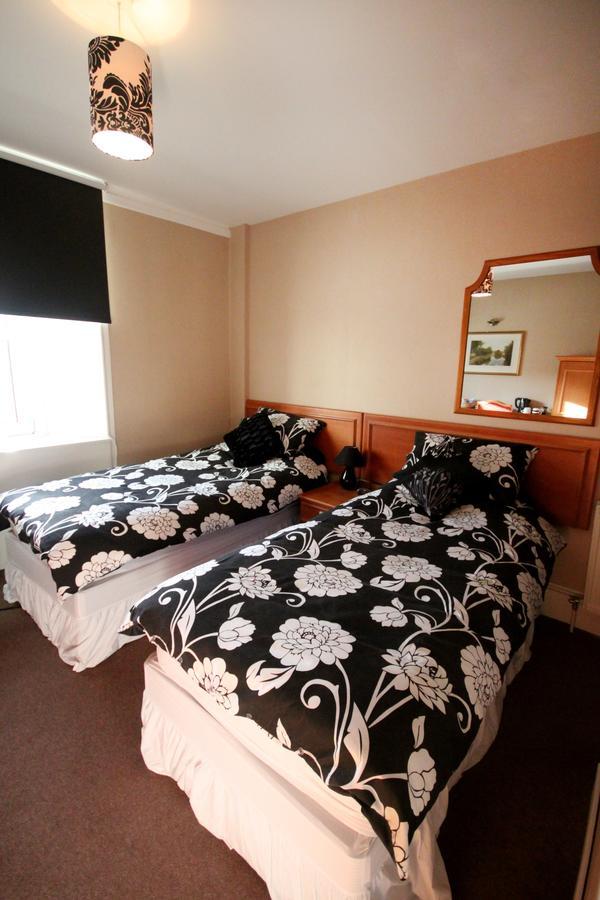 Oyo Thistle Hotel Perth Ngoại thất bức ảnh